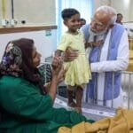 वायनाड त्रासदी के पीड़ितों से मिलते हुए प्रधानमंत्री श्री Narendra Modi जी