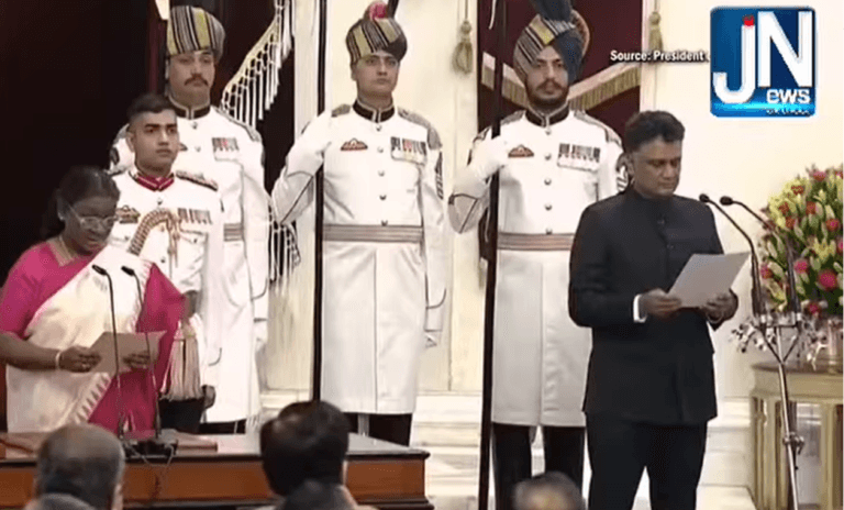 President Murmu administers oath to new CAG K Sanjay Murthy