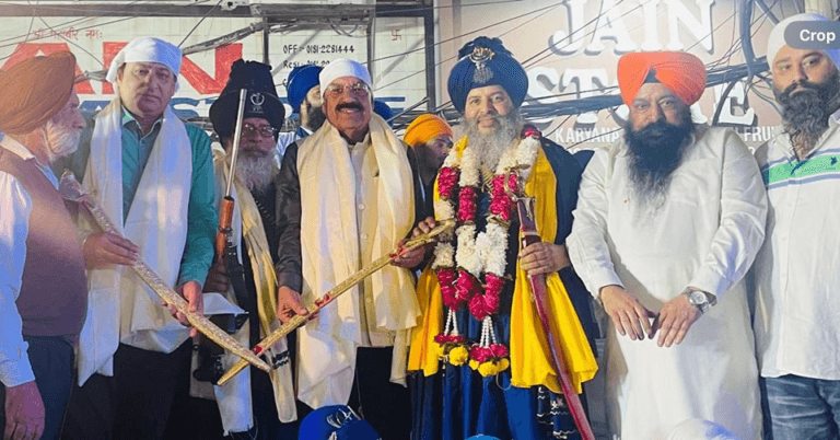ਸ਼੍ਰੀ ਗੁਰੂ ਨਾਨਕ ਦੇਵ ਜੀ ਦੇ ਪ੍ਰਕਾਸ਼ ਪੁਰਬ ਨੂੰ ਸਮਰਪਿਤ ਵਿਸ਼ਾਲ ਸ਼ੋਭਾ ਯਾਤਰਾ ਕੱਢੀ ਗਈ
