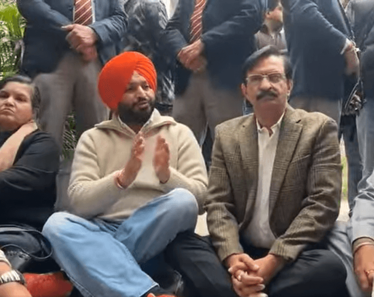 ਆਮ ਆਦਮੀ ਪਾਰਟੀ ਦੀ ਧੱਕੇਸ਼ਾਹੀ ਦੇ ਖਿਲਾਫ ਭਾਜਪਾ ਨੇ ਲੁਧਿਆਣਾ ਸੀਪੀ ਆਫਿਸ ਦੇ ਬਾਹਰ ਦਿੱਤਾ ਧਰਨਾ।