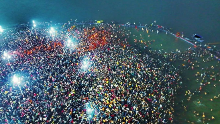 आस्था का प्रचंड समागम, अमृत स्नान का अद्भुत नजारा…