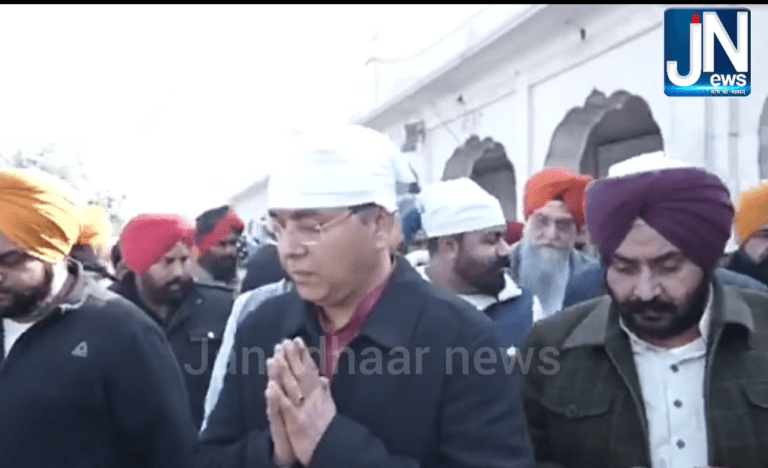 ਮਾਘੀ ਮੇਲੇ ਮੌਕੇ ‘ਆਪ’ ਦੇ ਸੂਬਾ ਪ੍ਰਧਾਨ ਤੇ ਕੈਬਿਨੇਟ ਮੰਤਰੀ Aman Arora ਸਮੂਹ ਪਾਰਟੀ ਆਗੂਆਂ ਨਾਲ਼ ਗੁਰਦੁਆਰਾ ਸ੍ਰੀ ਮੁਕਤਸਰ ਸਾਹਿਬ ਵਿਖੇ ਹੋਏ ਨਤਮਸਤਕ