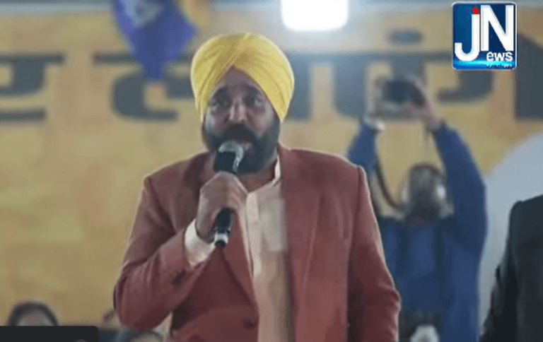 ਦਿੱਲੀ ਦੇ ਵਿਧਾਨ ਸਭਾ ਹਲਕਾ Tilak Nagar ਤੋਂ ਪਾਰਟੀ ਉਮੀਦਵਾਰ ਦੇ ਹੱਕ ‘ਚ ਚੋਣ ਪ੍ਰਚਾਰ ਜਨ ਸਭਾ ਦੌਰਾਨ ਮੁੱਖ ਮੰਤਰੀ ਭਗਵੰਤ ਸਿੰਘ ਮਾਨ।