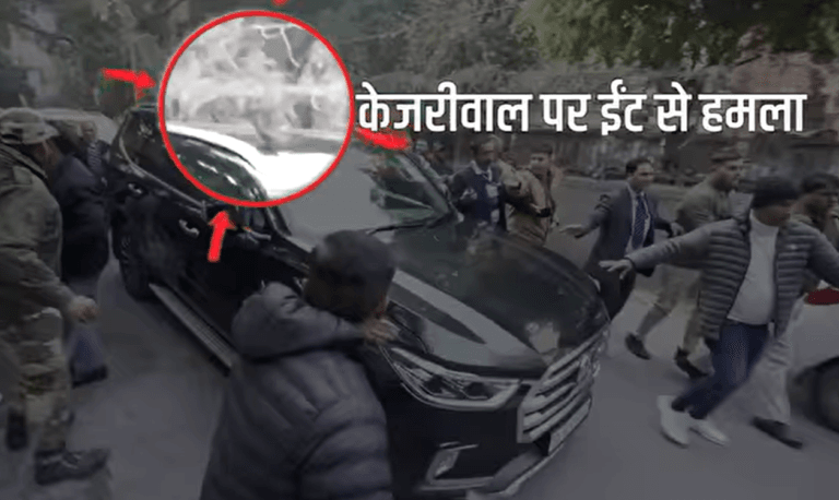 चुनाव प्रचार के दौरान अरविंद केजरीवाल पर कुछ शरारती तत्वों द्वारा फेके गए पत्थर….