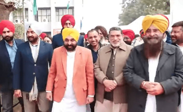 ਜ਼ਿਲ੍ਹਾ ਮੋਗਾ ਵਿਖੇ ਪ੍ਰਬੰਧਕੀ ਕੰਪਲੈਕਸ ਦੀਆਂ ਨਵੀਆਂ ਇਮਾਰਤਾਂ ਦੇ ਨੀਂਹ ਪੱਥਰ ਰੱਖਣ ਪਹੁੰਚੇ ਮੁੱਖ ਮੰਤਰੀ ਭਗਵੰਤ ਸਿੰਘ ਮਾਨ