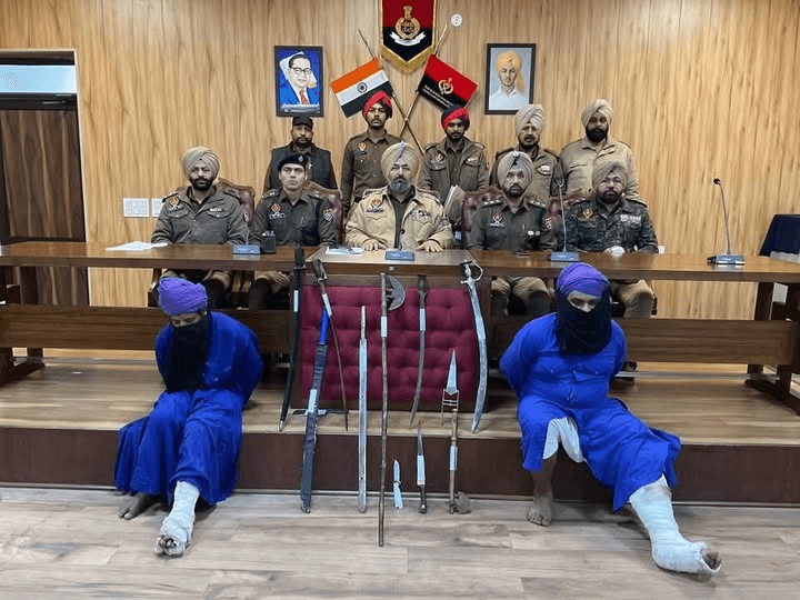 ਲੁਧਿਆਣਾ ਪੁਲਿਸ ਵਲੋਂ ਕਾਰਵਾਈ ਕਰਦਿਆ ਨਿਹੰਗ ਸਿੰਘਾਂ ਦੇ ਬਾਣੇ ਵਿਚ ਲੁੱਟਾਂ ਖੋਹਾ ਦੀਆਂ ਵਾਰਦਾਤਾਂ ਕਰਨ ਵਾਲੇ ਗਿਰੋਹ ਦੇ 02 ਦੋਸ਼ੀਆ ਨੂੰ ਗ੍ਰਿਫਤਾਰ ਕੀਤਾ ਗਿਆ |