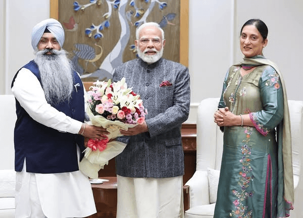 ਇੰਡੀਆ ਆਸਟ੍ਰੇਲੀਆ ਸਟ੍ਰੈਟੇਜਿਕ ਅਲਾਇੰਸ ਦੇ ਚੇਅਰਮੈਨ ਡਾ. ਜਗਵਿੰਦਰ ਸਿੰਘ ਵਿਰਕ ਅਤੇ ਉਨ੍ਹਾਂ ਦੀ ਪਤਨੀ ਡਾ. ਰਤਨ ਦੀਪ ਕੌਰ ਵਿਰਕ ਨੇ PM ਨਰਿੰਦਰ ਮੋਦੀ ਨਾਲ ਕੀਤੀ ਮੁਲਾਕਾਤ।