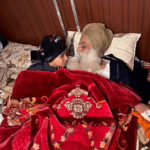 ਖਨੌਰੀ ਬਾਰਡਰ ’ਤੇ ਜਗਜੀਤ ਸਿੰਘ ਡੱਲੇਵਾਲ ਦਾ ਪੋਤਾ ਆਪਣੇ ਦਾਦਾ ਨੂੰ ਜੱਫ਼ੀ ਪਾ ਮਿਲਿਆ..