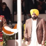 ‘ਗਣਤੰਤਰ ਦਿਵਸ’ ਮੌਕੇ ਸੂਬਾ ਪੱਧਰੀ ਸਮਾਗਮ ਦੌਰਾਨ CM ਭਗਵੰਤ ਸਿੰਘ ਮਾਨ ਨੇ ਪਟਿਆਲਾ ਵਿਖੇ ਕੋਮੀ ਝੰਡਾ ਲਹਿਰਾਉਣ ਦੀ ਰਸਮ ਅਦਾ ਕੀਤੀ।