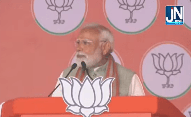 प्रधानमंत्री श्री Narendra Modi ने उत्तर-पूर्वी दिल्ली के करतार नगर में विशाल जनसभा को संबोधित किया।