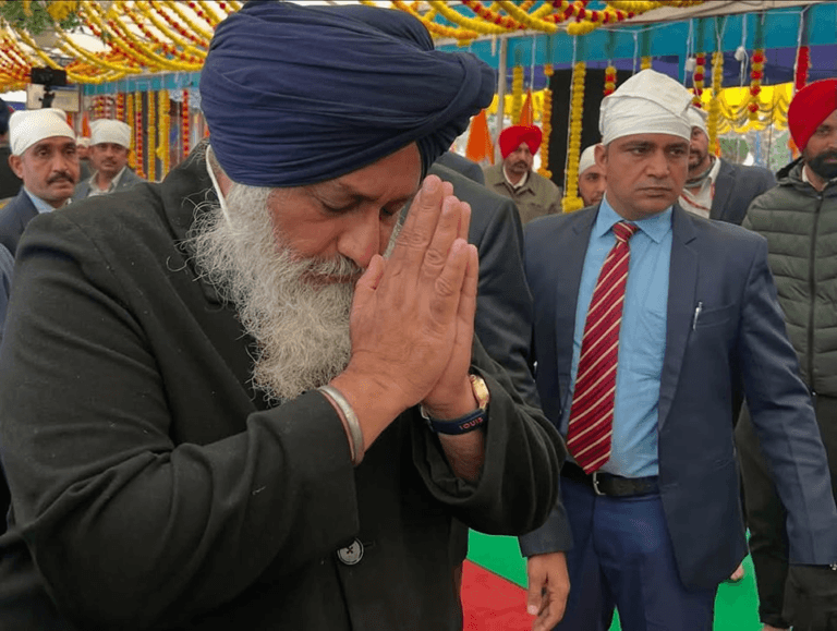 ਦਸਮ ਪਾਤਸ਼ਾਹ ਸਾਹਿਬ ਸ੍ਰੀ ਗੁਰੂ ਗੋਬਿੰਦ ਸਿੰਘ ਜੀ ਦੇ ਪ੍ਰਕਾਸ਼ ਪੁਰਬ ਮੌਕੇ ਸੁਖਬੀਰ ਸਿੰਘ ਬਾਦਲ ਨੇ ਤਖ਼ਤ ਸ੍ਰੀ ਦਮਦਮਾ ਸਾਹਿਬ, ਤਲਵੰਡੀ ਸਾਬੋ, ਵਿਖੇ ਨਤਮਸਤਕ ਹੋ ਕੇ ਸਰਬੱਤ ਦੇ ਭਲੇ ਦੀ ਅਰਦਾਸ ਕੀਤੀ ।