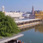 ਨਵੇਂ ਸਾਲ ਮੌਕੇ ਕੜਾਕੇ ਦੀ ਠੰਡ ‘ਚ ਭਾਰੀ ਗਿਣਤੀ ‘ਚ ਸੰਗਤਾਂ ਸ੍ਰੀ ਦਰਬਾਰ ਸਾਹਿਬ ਹੋ ਰਹੀਆਂ ਨਤਮਸਤਕ