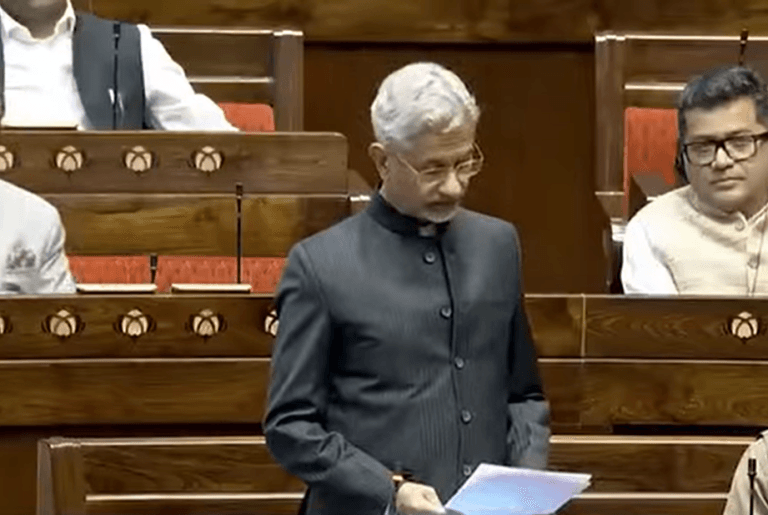 अमेरिका द्वारा अमेरिका में गैर कानूनी तौर पर रह रहे भारतीयों को वापस भेजने के मुद्दे पर विदेश मंत्री Dr S. Jaishankar ने सुनो क्या कहा