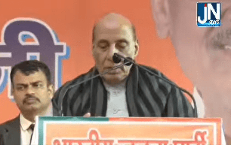 विश्वास नगर से भाजपा विधानसभा प्रत्याशी श्री ओम प्रकाश शर्मा के समर्थन में केंद्रीय रक्षा मंत्री Rajnath Singh जी की विशाल जनसभा।