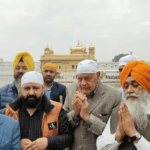 ਅਮ੍ਰਿਤਸਰ ਸੱਚਖੰਡ ਸ੍ਰੀ ਦਰਬਾਰ ਸਾਹਿਬ ਵਿਖੇ ਨਤਮਸਤਕ ਹੋਏ ਜੰਮੂ ਕਸ਼ਮੀਰ ਦੇ ਸਾਬਕਾ ਮੁੱਖ ਮੰਤਰੀ ਫਾਰੂਖ ਅਬਦੁੱਲਾ