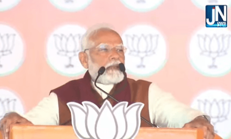 प्रधानमंत्री श्री Narendra Modi दिल्ली के द्वारका में विशाल जनसभा को संबोधित किया।