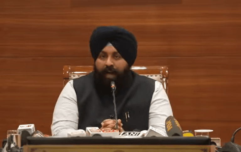 CBSE Board ਦੇ ਫੈਸਲੇ ਮਗਰੋਂ ਪੰਜਾਬ ਦੇ ਸਿੱਖਿਆ ਮੰਤਰੀ ਹਰਜੋਤ ਸਿੰਘ ਬੈਂਸ ਨੇ ਕਿਤੀ ਪ੍ਰੈਸ ਕਾਨਫਰਸ